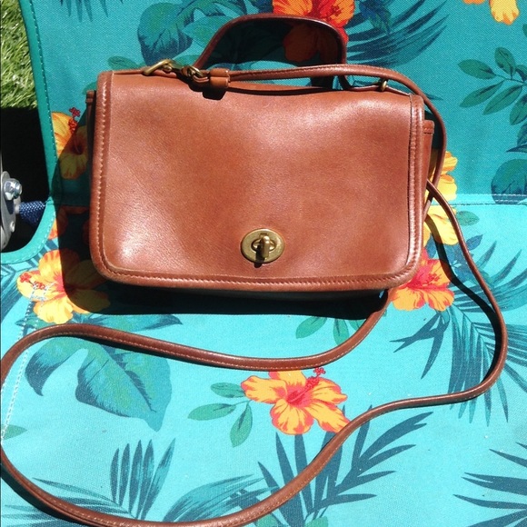 🐎 Coach leather crossbody